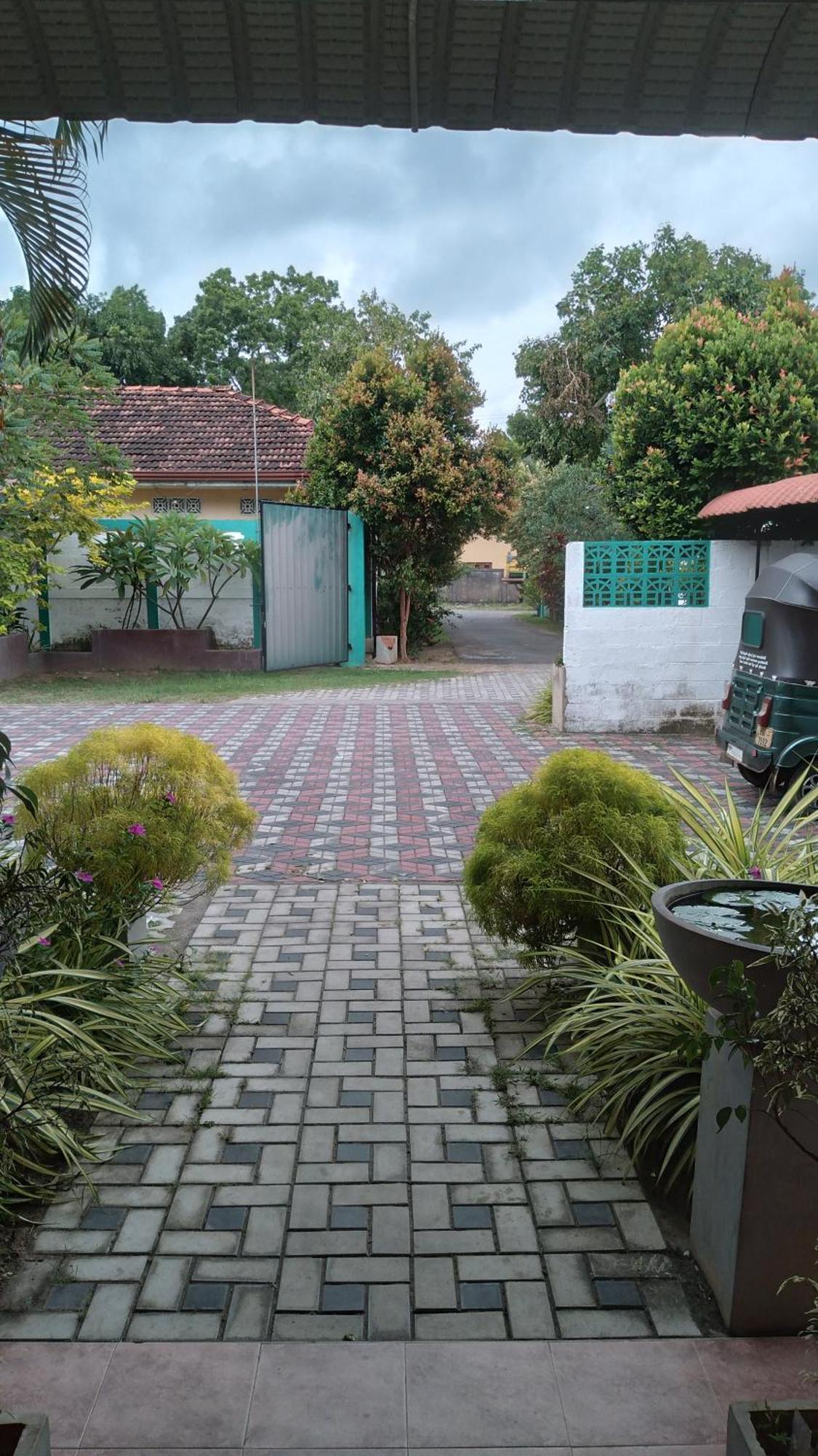 Ch Rooms - Transit Airport Negombo Exterior photo